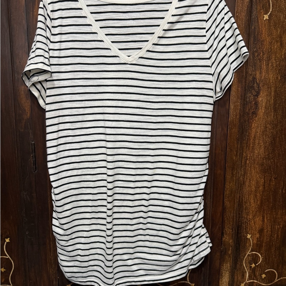 Liz Lange Maternity Black and White Striped V-Neck Tee